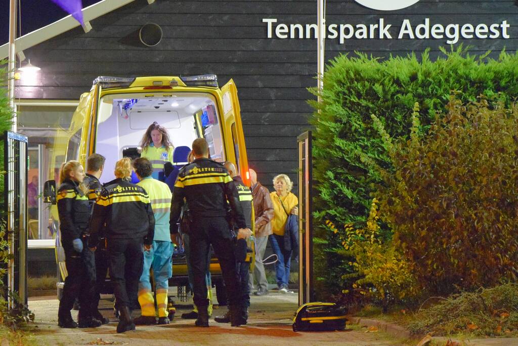 Persoon zwaargewond na val