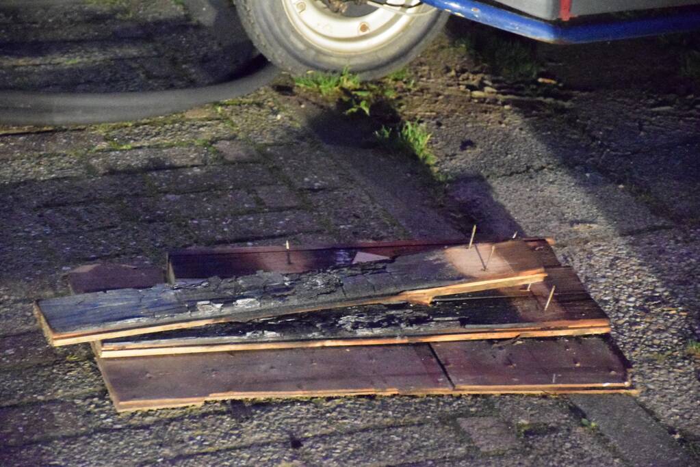 Veel schade na woningbrand