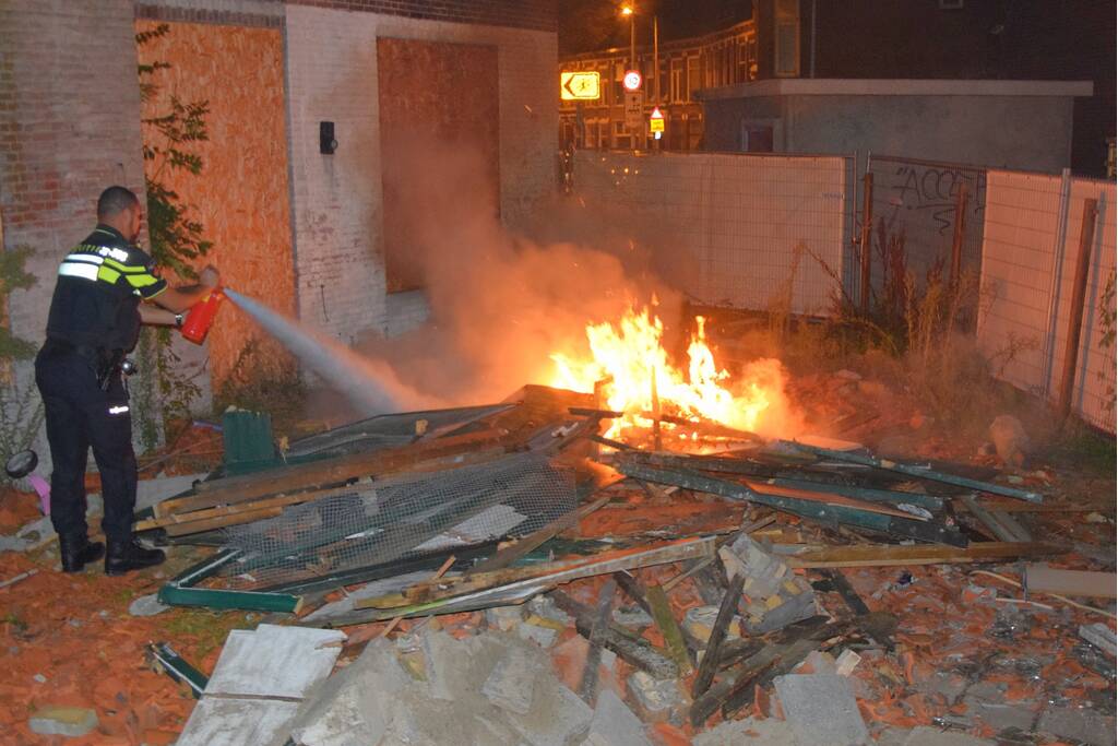 Brand in puinhoop op bouwplaats
