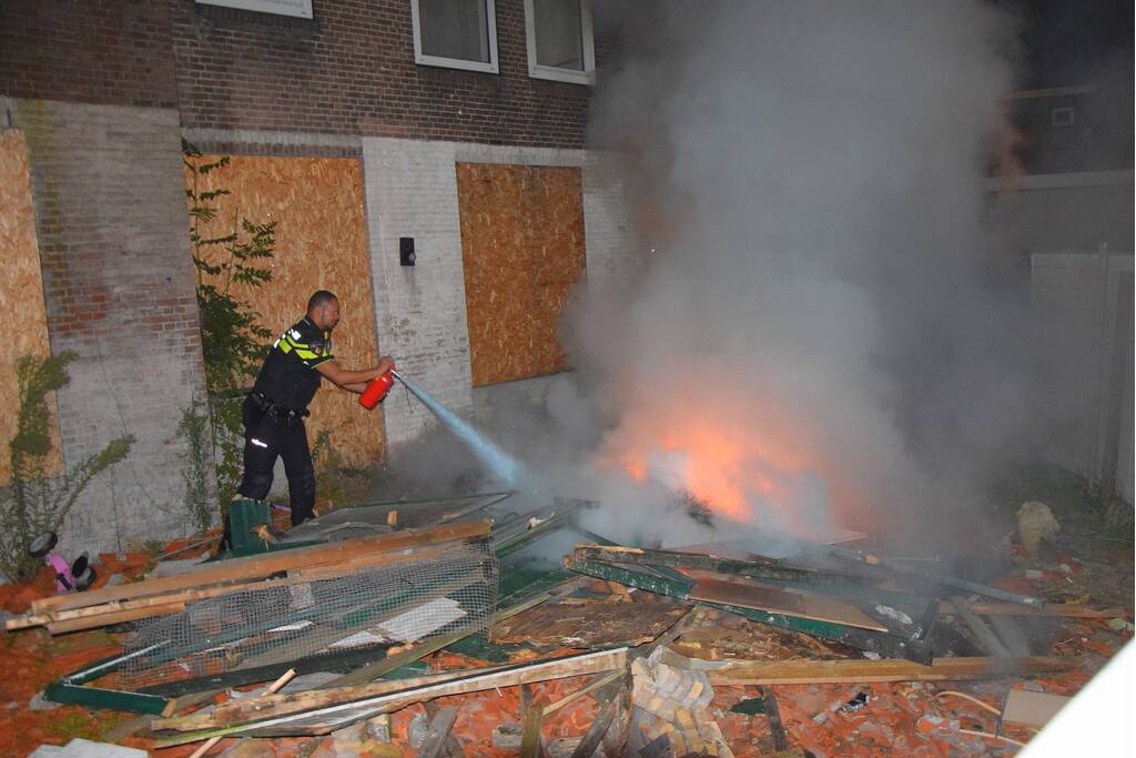 Brand in puinhoop op bouwplaats