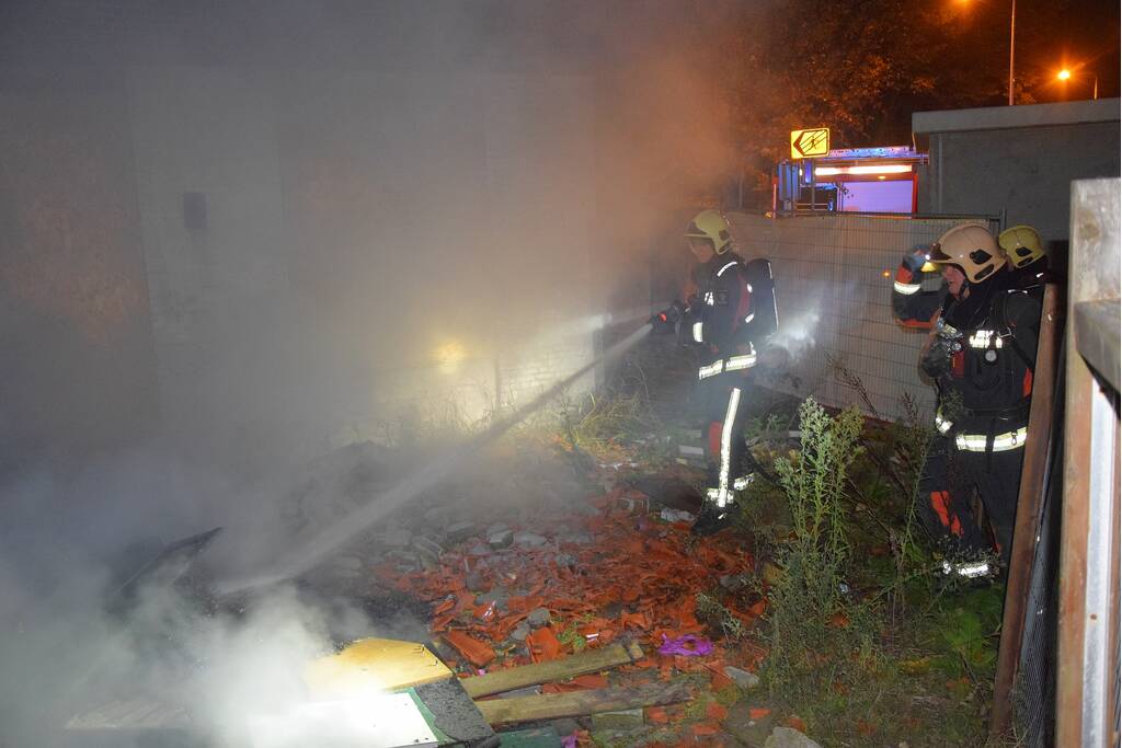 Brand in puinhoop op bouwplaats