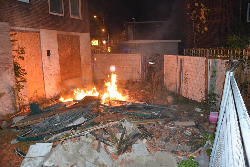 Brand in puinhoop op bouwplaats