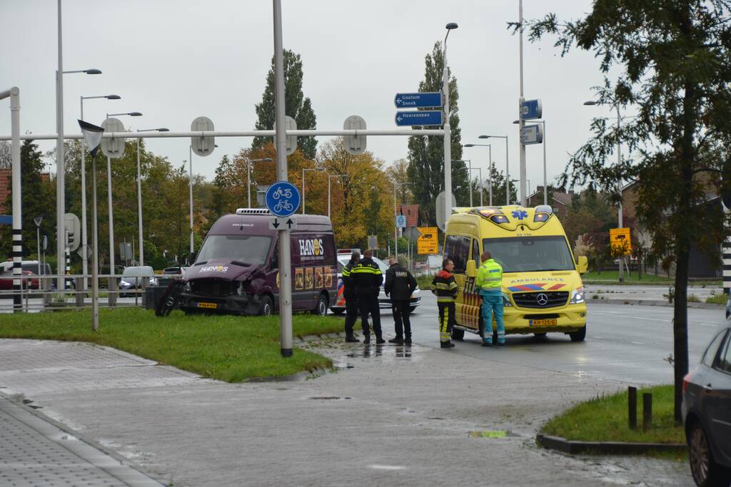 Brandweerwagen onderweg naar melding betrokken bij ongeval