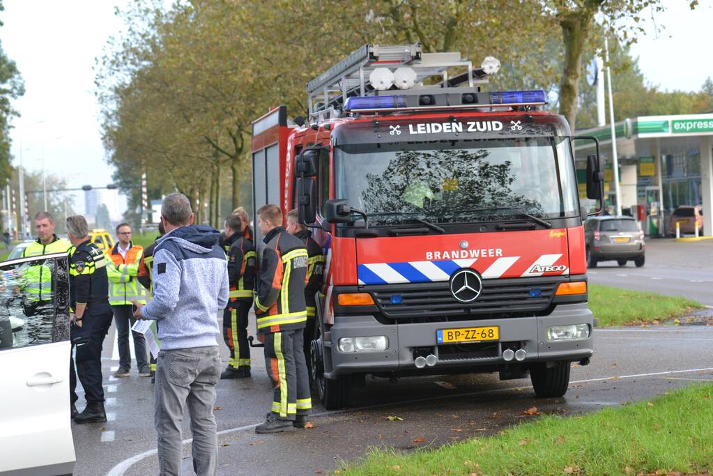Rijbaan afgesloten na kop-staart aanrijding