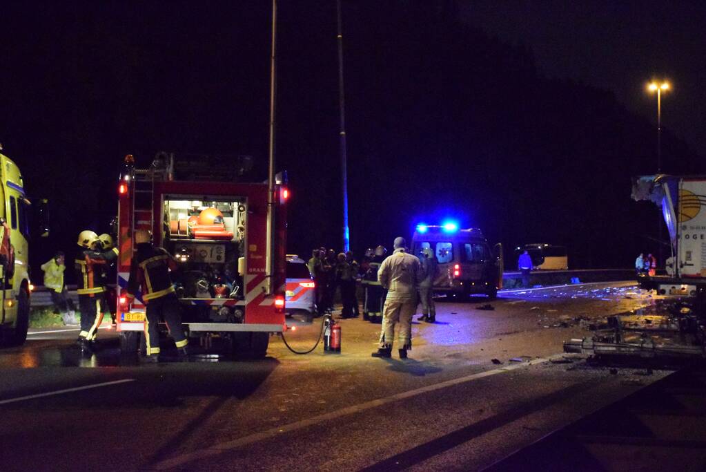 Zeer ernstig ongeval tussen twee vrachtwagens op snelweg