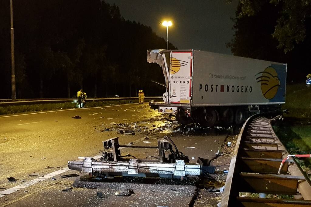 Zeer ernstig ongeval tussen twee vrachtwagens op snelweg