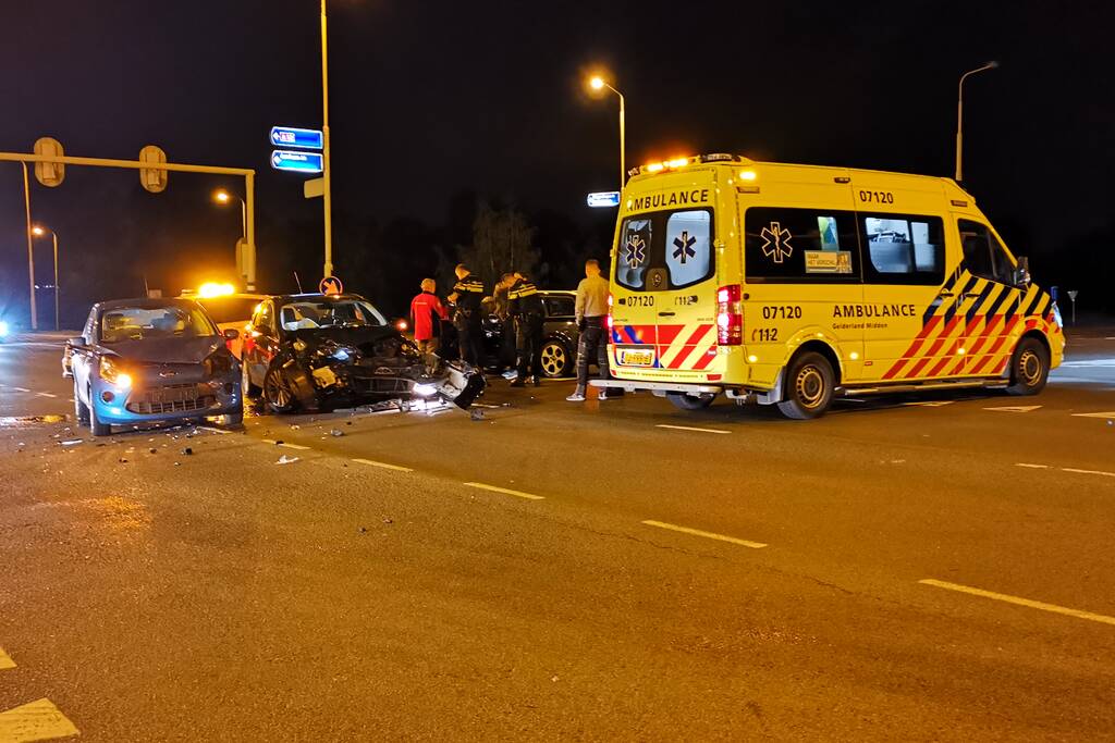 Flinke schade na botsing op kruising