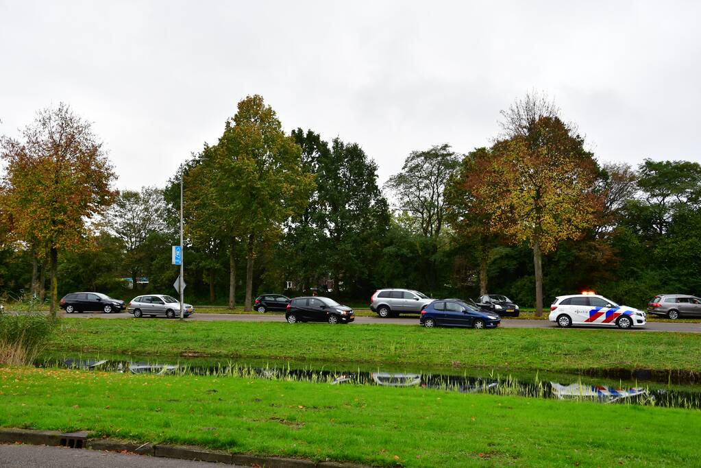 Persoon zwaargewond na val van brug