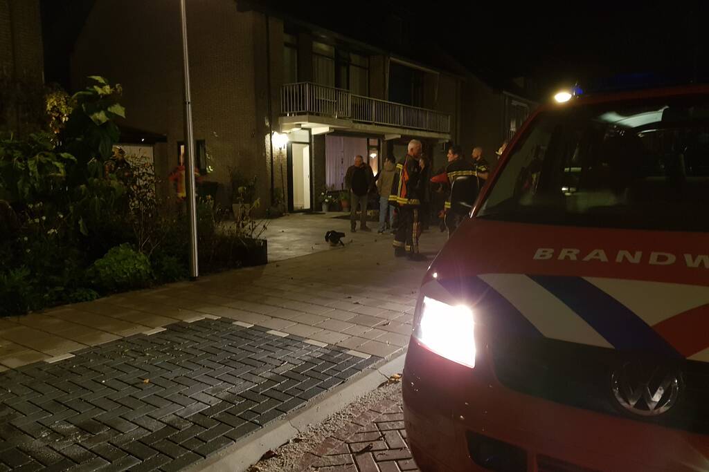 Brandweer enige tijd bezig met gaslucht
