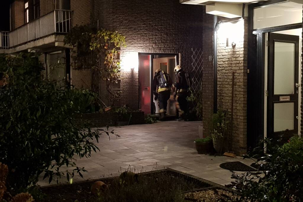 Brandweer enige tijd bezig met gaslucht