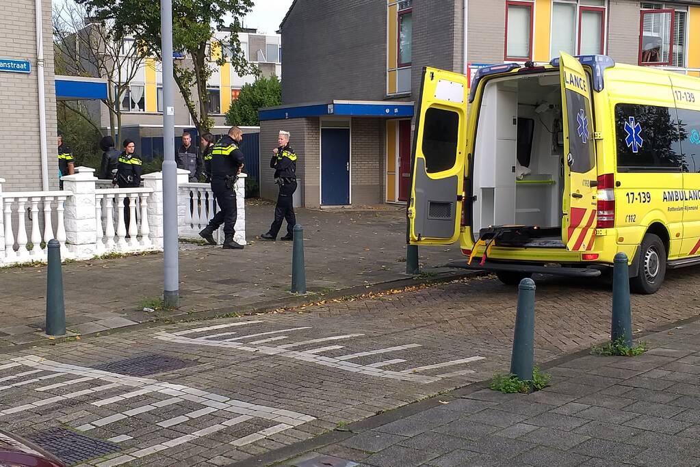 Man zwaargewond bij steekpartij na woningoverval in Hoogvliet