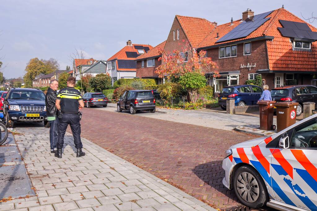 Man op speed-pedelec zwaargewond na botsing tegen autoportier