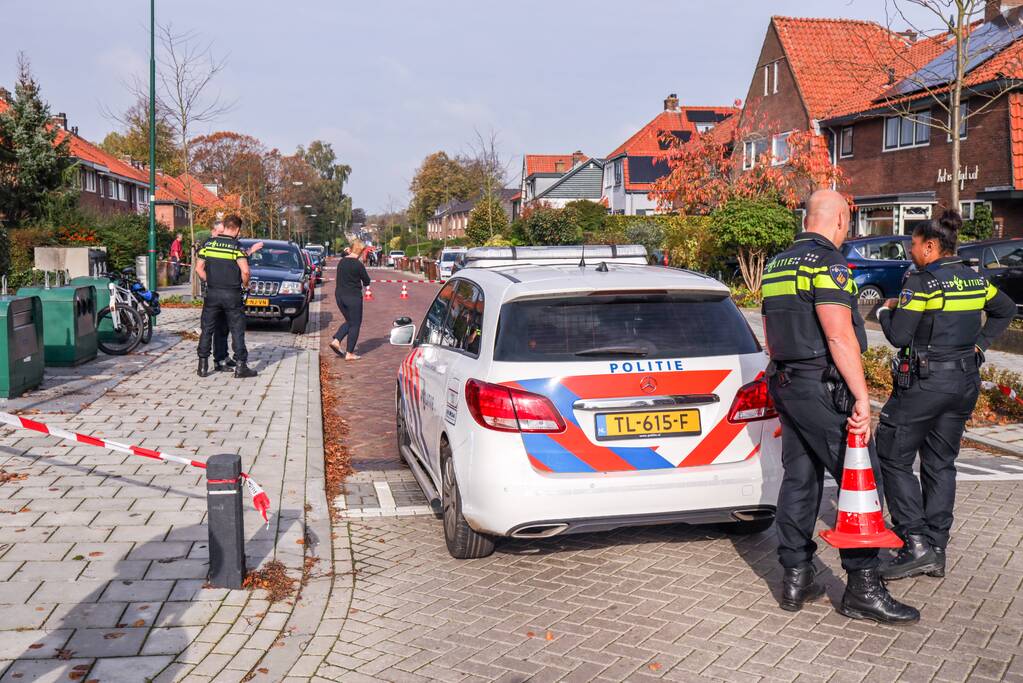 Man op speed-pedelec zwaargewond na botsing tegen autoportier