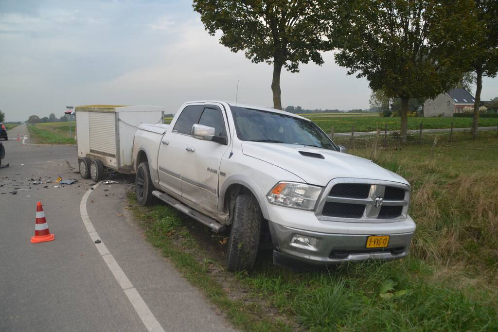 Flinke schade en gewonde na voorrangsfout