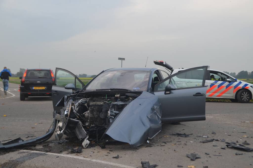 Flinke schade en gewonde na voorrangsfout