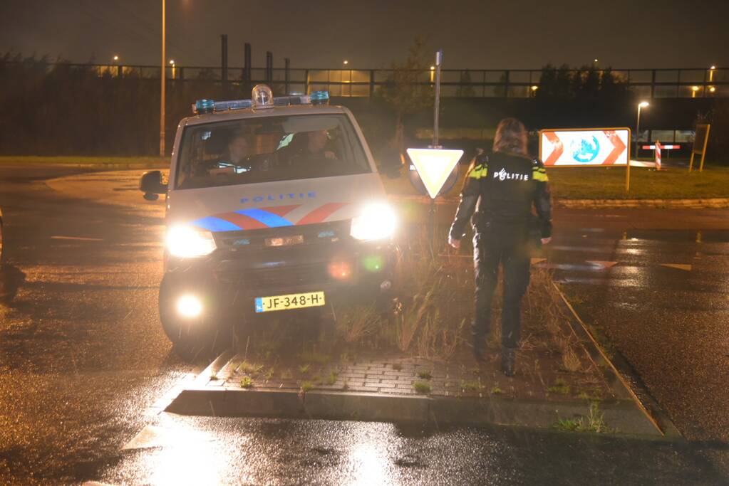 Jongeman met steek- en schotwond aangetroffen op parkeerplaats
