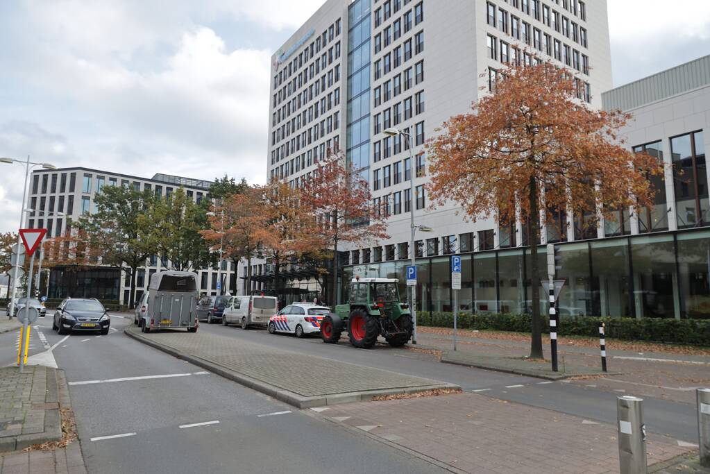 Ingang Friesland Campina door boeren geblokkeerd