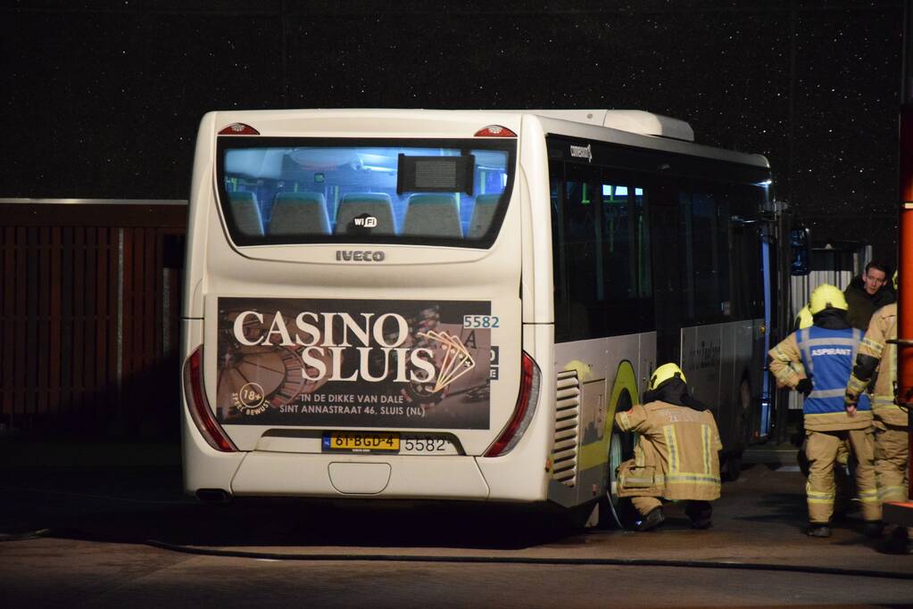 Vastgelopen rem veroorzaakt brand