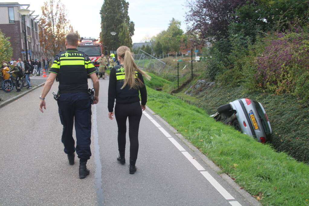 Auto in de sloot na onwelwording