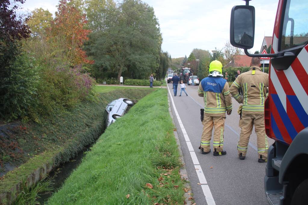 Auto in de sloot na onwelwording