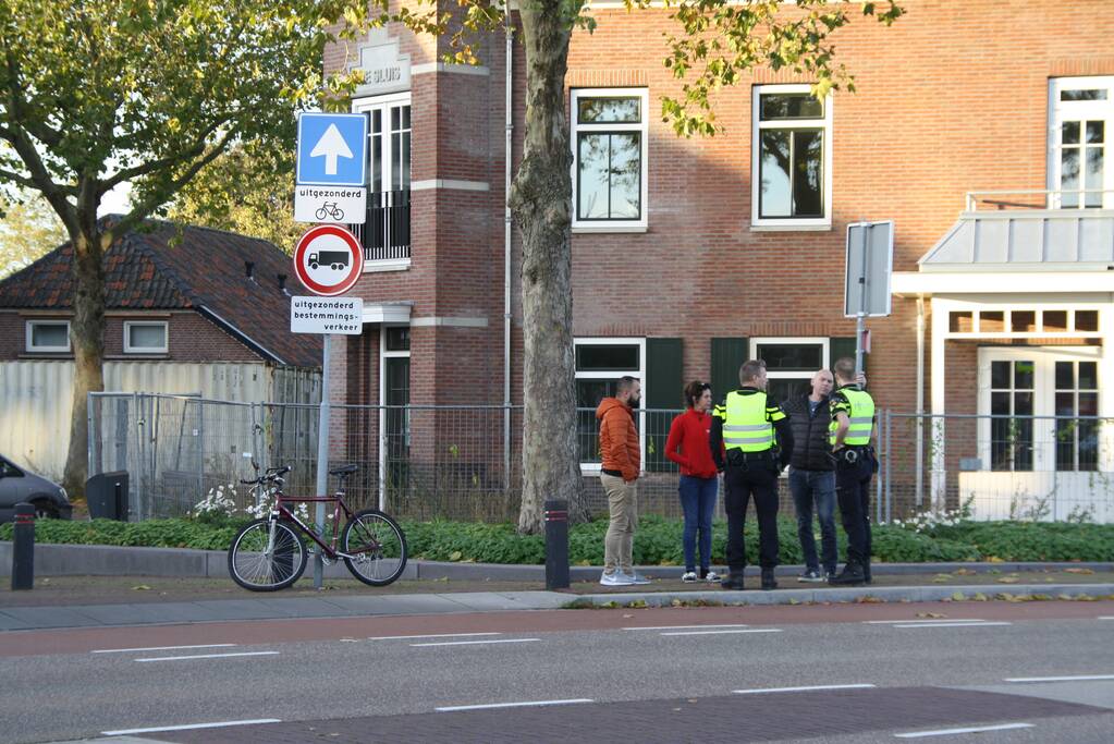 Fietser zwaargewond na aanrijding met auto