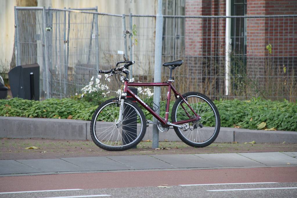 Fietser zwaargewond na aanrijding met auto
