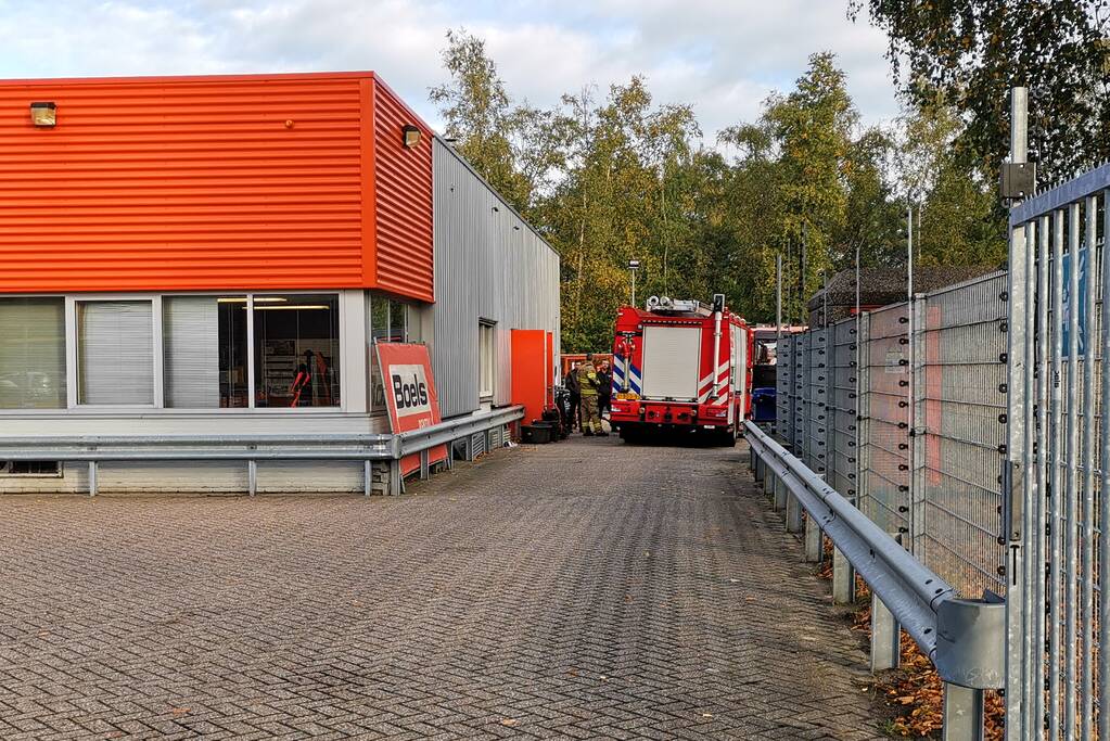 Pand vol rook na brand bij Boels verhuur