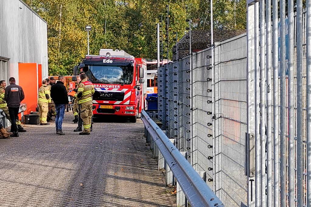 Pand vol rook na brand bij Boels verhuur