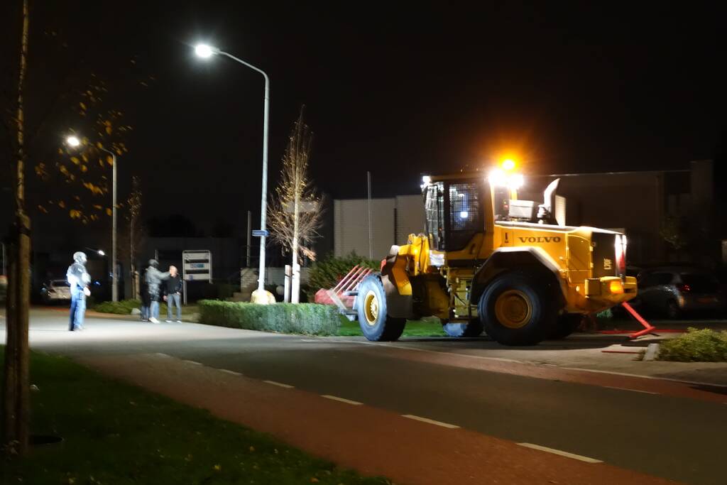 Arrestatieteam valt met zwaar geschut bedrijfspand binnen