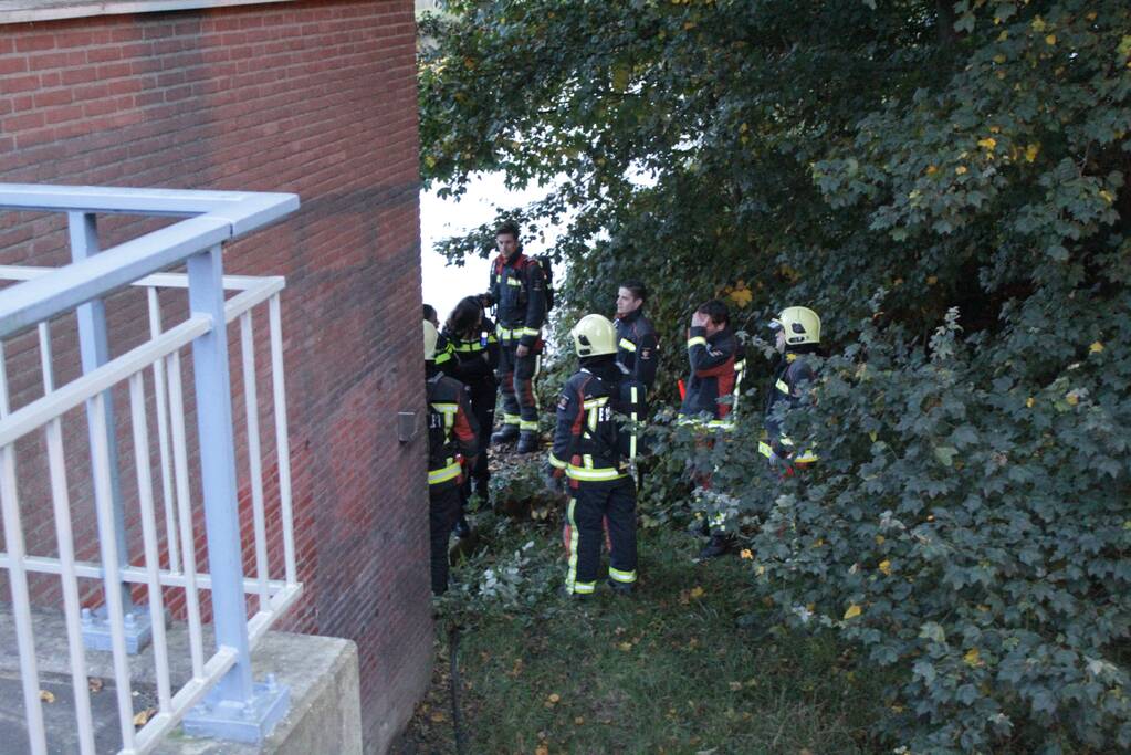 Brandweer blust aangestoken brandje in brugwachtershuisje