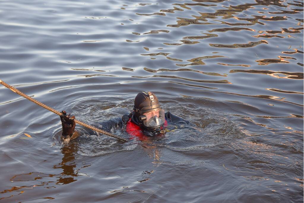 Man op scootmobiel te water geraakt