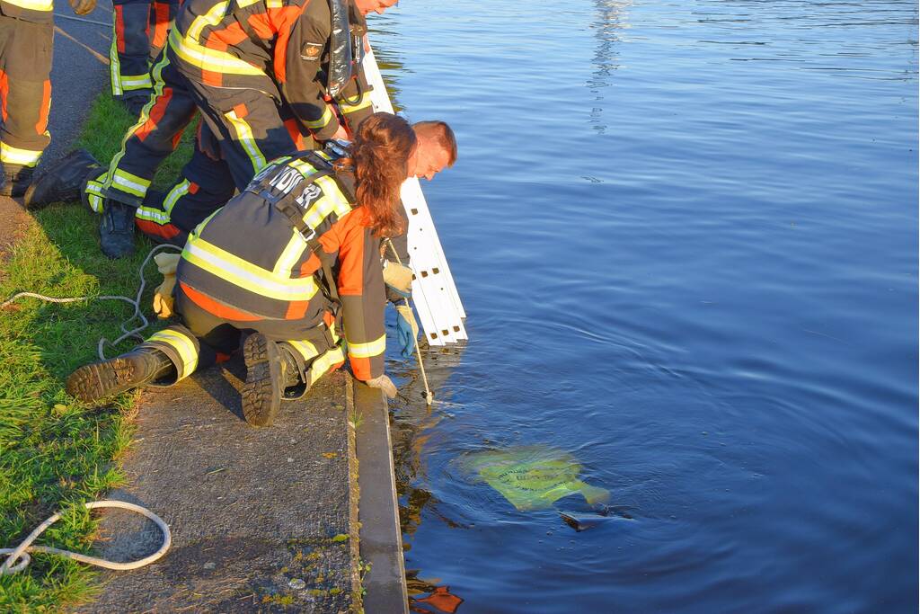 Man op scootmobiel te water geraakt