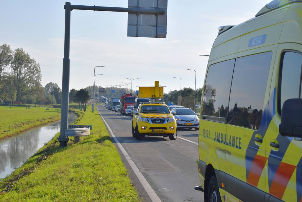Meerdere auto's beschadigd bij kettingbotsing