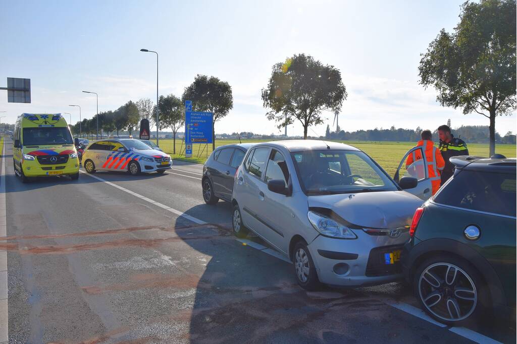 Meerdere auto's beschadigd bij kettingbotsing