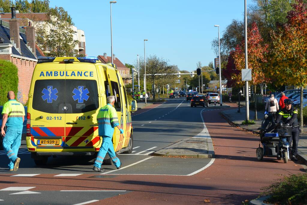 Bestuurder scootmobiel gewond na aanrijding