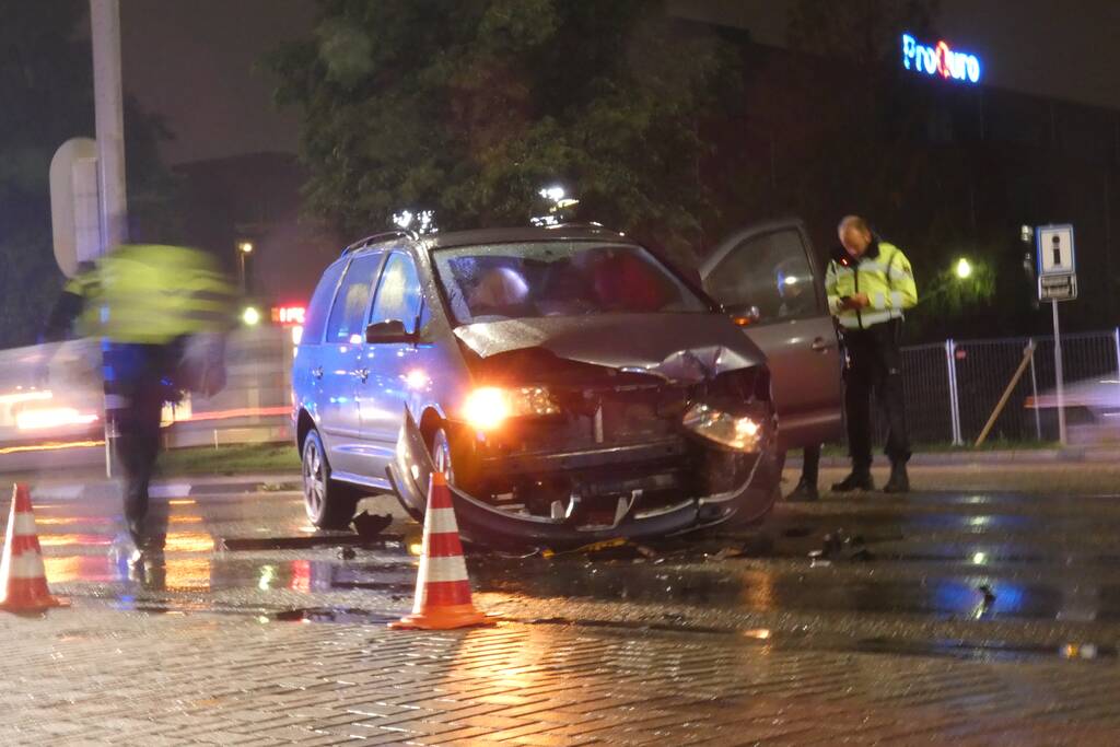 Flinke schade na aanrijding op kruising