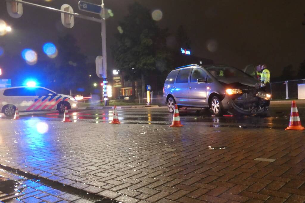 Flinke schade na aanrijding op kruising