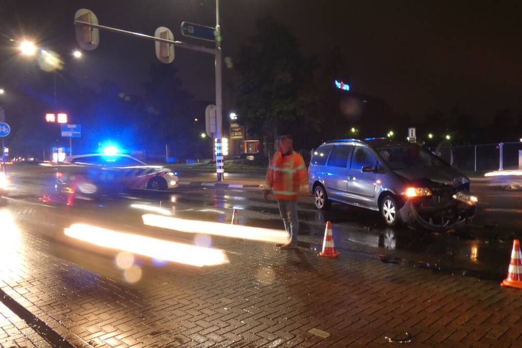 Flinke schade na aanrijding op kruising
