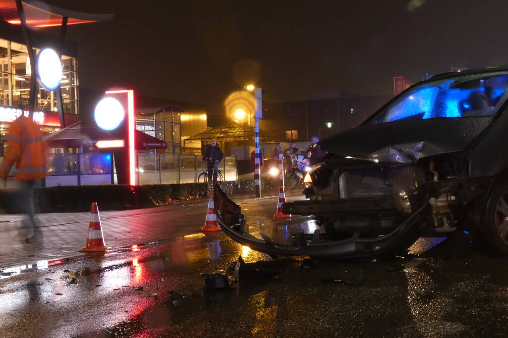 Flinke schade na aanrijding op kruising