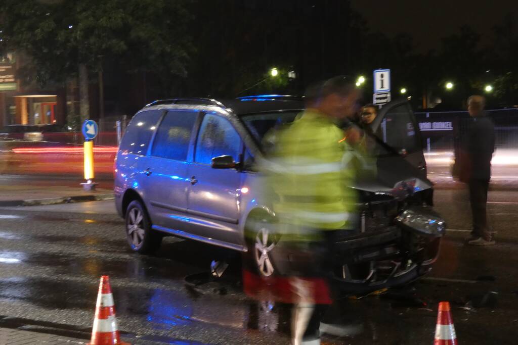 Flinke schade na aanrijding op kruising