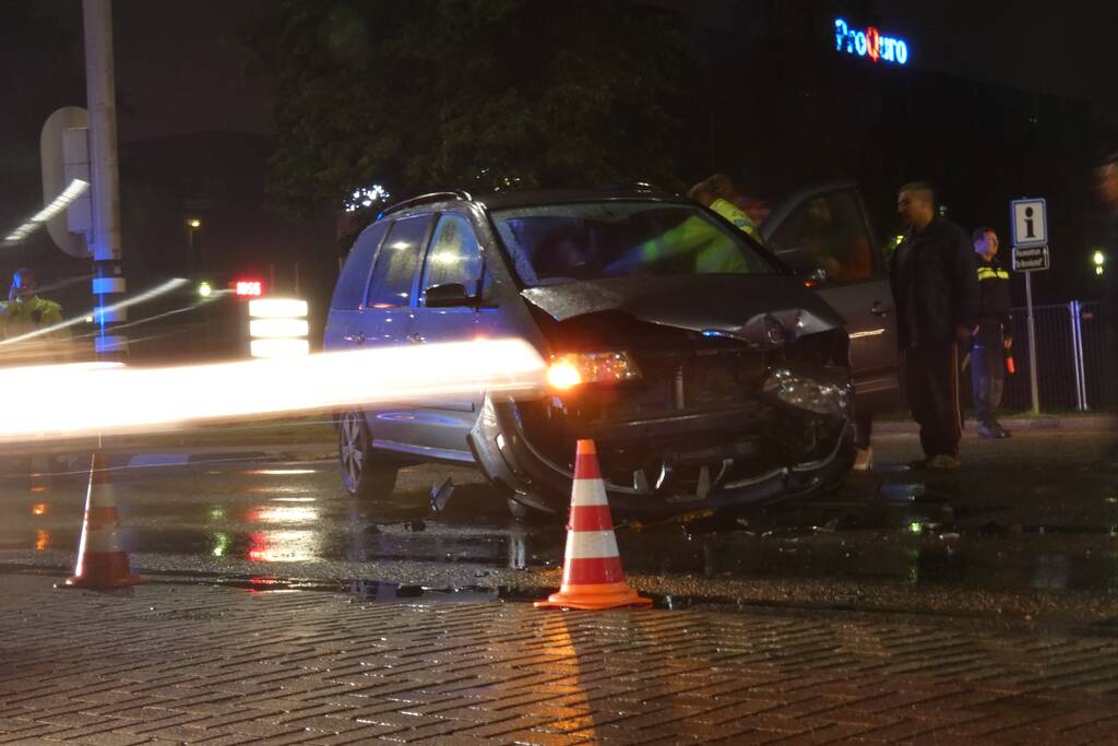Flinke schade na aanrijding op kruising