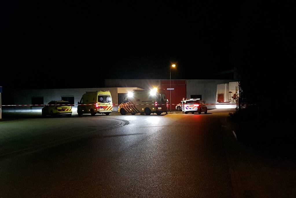 Automobilist in hals gestoken na aanrijding, dader gevlucht