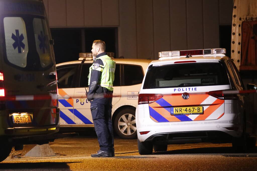 Automobilist in hals gestoken na aanrijding, dader gevlucht