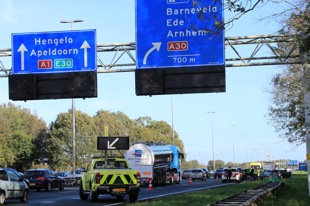 Vijf auto's betrokken bij kop-staart aanrijding