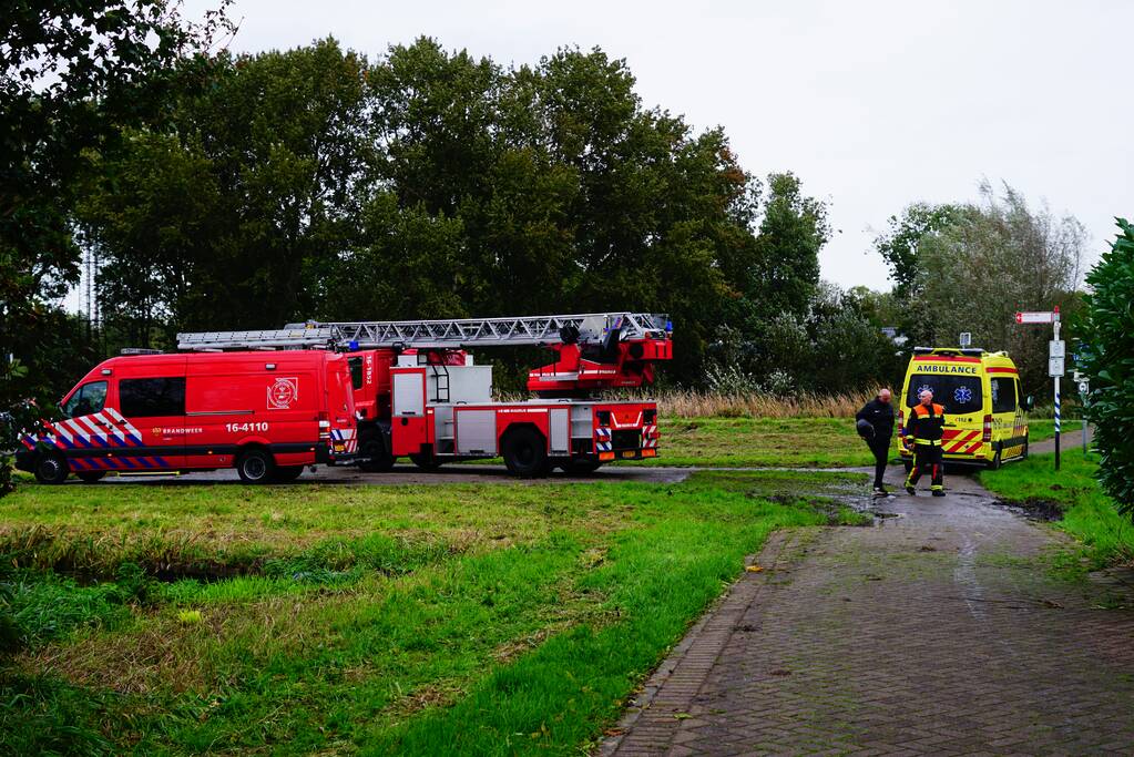 Vissers vinden scooter in sloot
