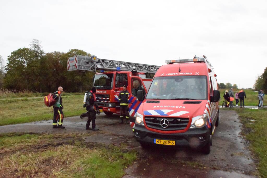 Vissers vinden scooter in sloot