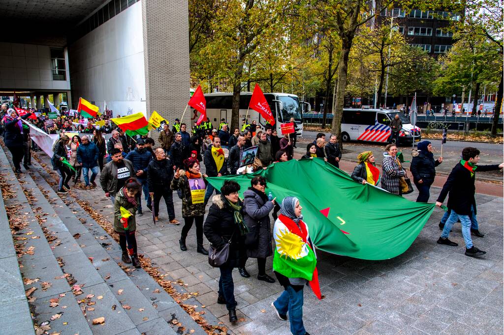 Acht aanhoudingen bij demonstratie van Koerden