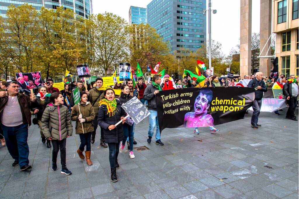 Acht aanhoudingen bij demonstratie van Koerden