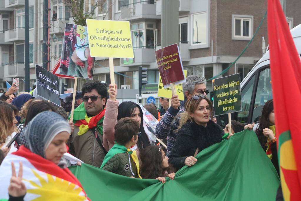 Acht aanhoudingen bij demonstratie van Koerden