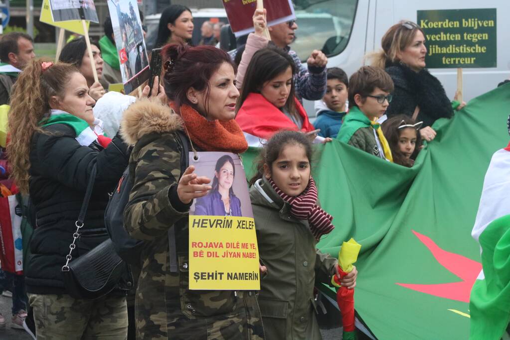 Acht aanhoudingen bij demonstratie van Koerden